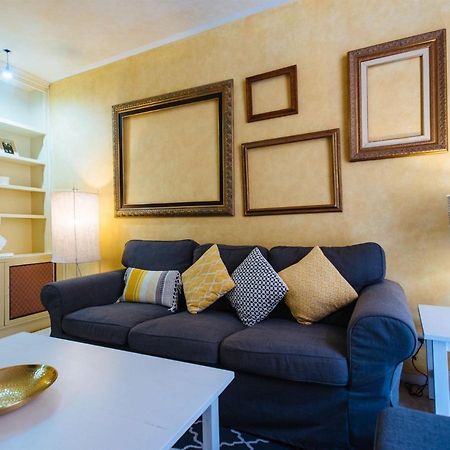 Pajaritos Suite Apartment - Private Parking Included Sevilla Eksteriør billede