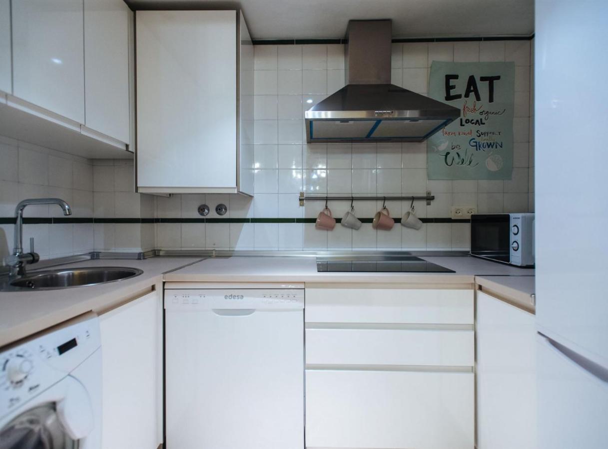 Pajaritos Suite Apartment - Private Parking Included Sevilla Eksteriør billede