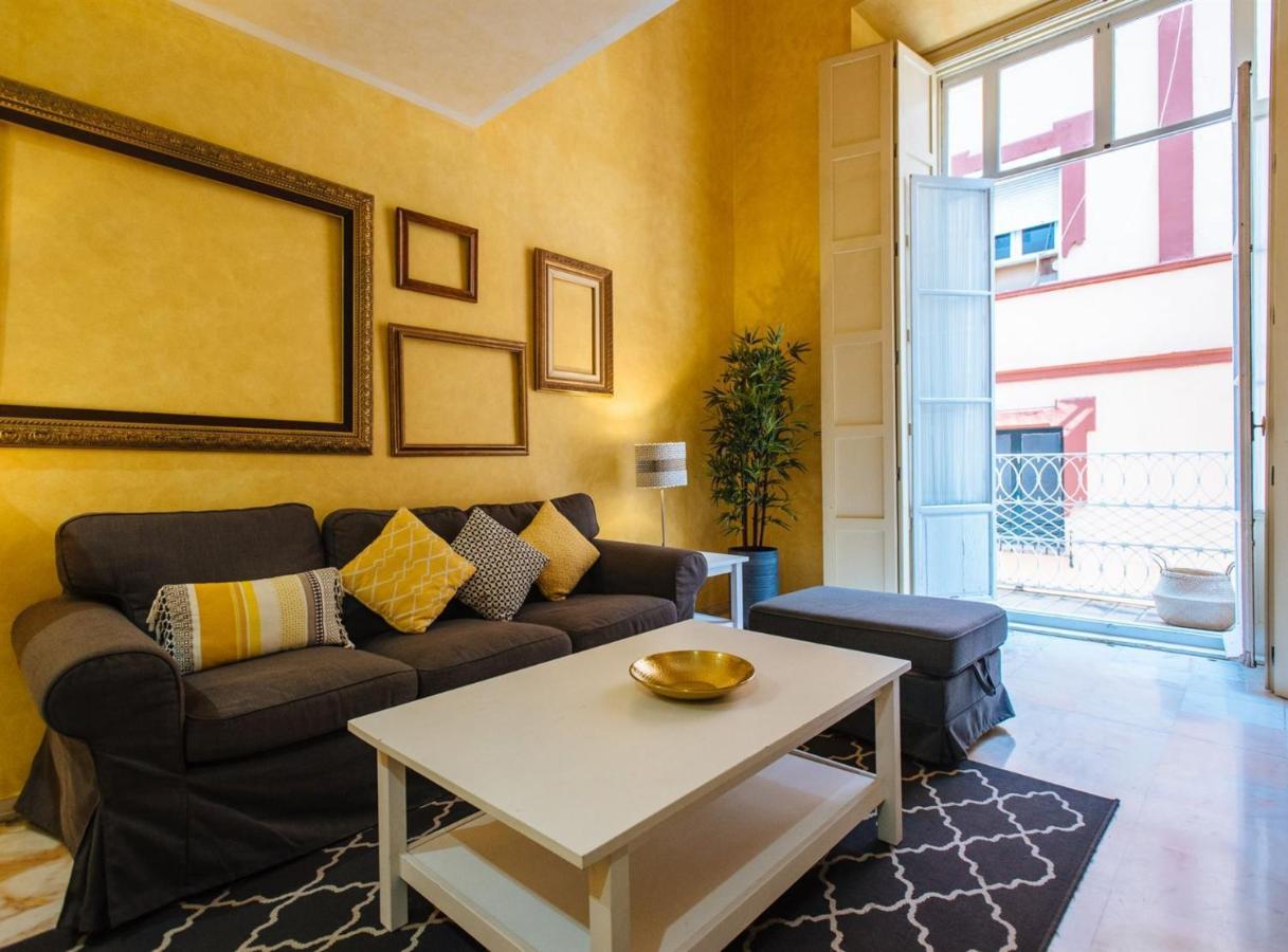 Pajaritos Suite Apartment - Private Parking Included Sevilla Eksteriør billede